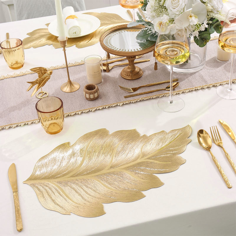 🎉 Neujahrsgeschenk – 50% RABATT!🌟 Goldfarbene 3D-Blatt-Gedeckunterlage – Luxuriöse Tischdekoration + Hitzebeständig + Wasserdicht: Perfekt für Feiern & den täglichen Gebrauch!