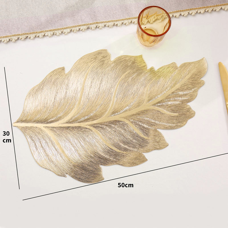 🎉 Neujahrsgeschenk – 50% RABATT!🌟 Goldfarbene 3D-Blatt-Gedeckunterlage – Luxuriöse Tischdekoration + Hitzebeständig + Wasserdicht: Perfekt für Feiern & den täglichen Gebrauch!
