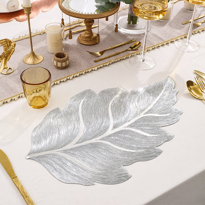 🎉 Neujahrsgeschenk – 50% RABATT!🌟 Goldfarbene 3D-Blatt-Gedeckunterlage – Luxuriöse Tischdekoration + Hitzebeständig + Wasserdicht: Perfekt für Feiern & den täglichen Gebrauch!