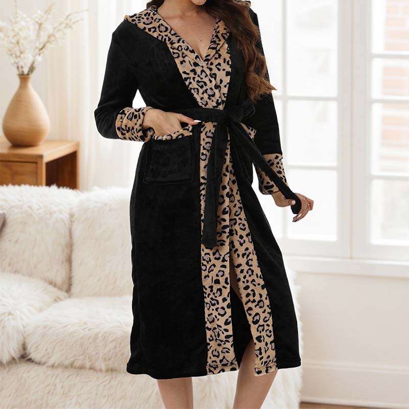 🎅Weihnachtsangebote 50_ RABATT🎁🎄Gemütliches Damenbadekleid mit Kapuze und Leopardenmuster
