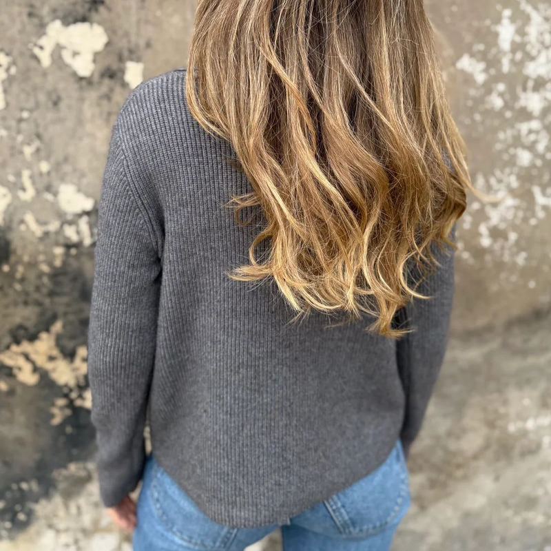 🎉 Neujahrsgeschenk – 50% RABATT!🧶 Elegante Strickbluse mit Reverskragen für Damen: Zeitlos & Vielseitig – Perfekt fürs Büro und Wochenende!