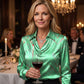 🧵 Damen-Satin-Bluse mit Cowl-Ausschnitt: Glänzend + Blattmuster – elegant für Büro & Abend