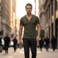 🔥 54% RABATT! 👕 Herren V-Ausschnitt T-Shirt mit Strukturstoff ✨ Zweifarbiges Streifen-Design, Bequeme Passform & Perfekt für Alltag und Freizeit